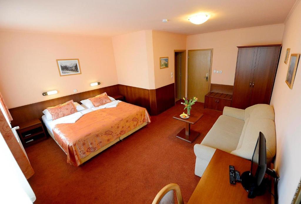 Hotel Tilia Pezinok Exterior photo